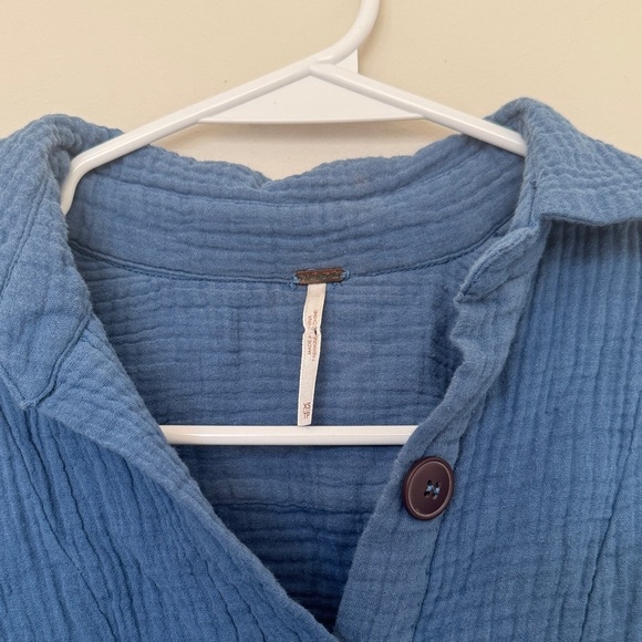 Free People Sunstreaks Tie Front Button Down Top in Blue - XS - Picture 4 of 5